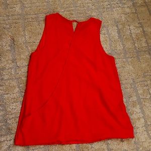 41 Hawthorn red open back top